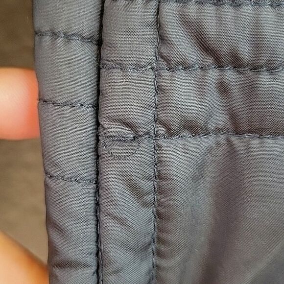 LEVI'S Black Plaid Quilted Long Puffer Coat Jacket size XS Neutral Warm Winter - Picture 15 of 16